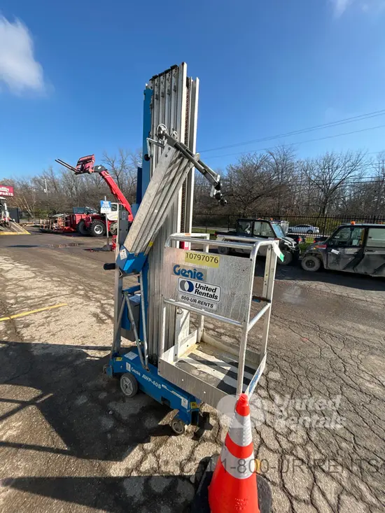 2018 Genie AWP-40SDC Pusharound Lift