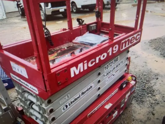 2018 MEC MICRO 19 Scissor Lift