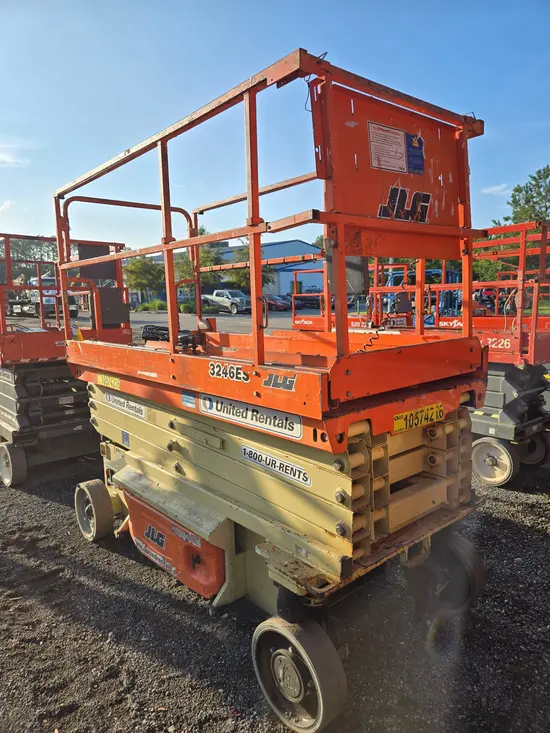 2017 JLG 3246ES Scissor Lift