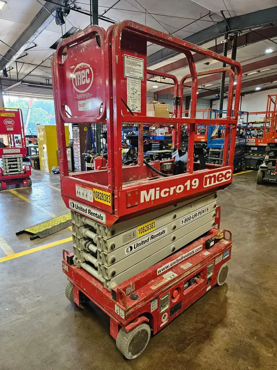 2018 MEC MICRO 19 Scissor Lift
