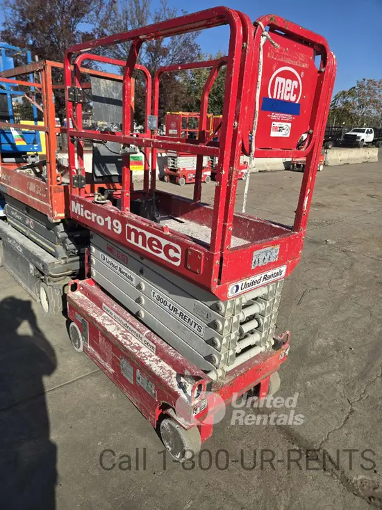 2018 MEC MICRO 19 Scissor Lift