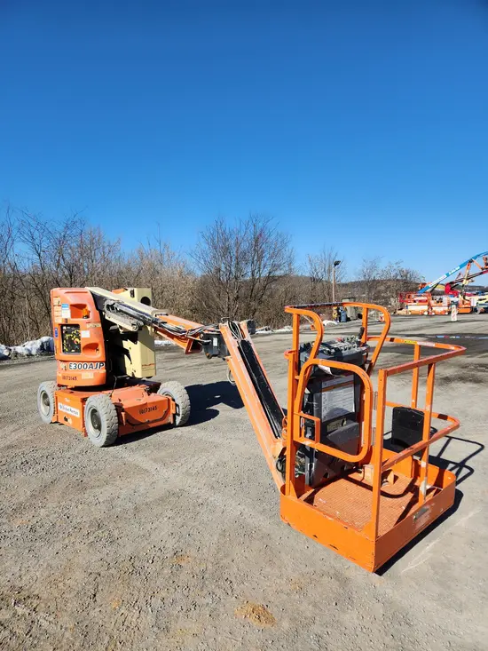 2013 JLG E300AJP Articulating Boom Lift
