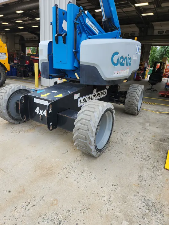 2017 Genie Z-60/37FE Articulating Boom Lift