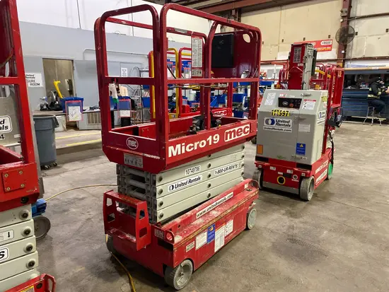 2018 MEC MICRO 19 Scissor Lift