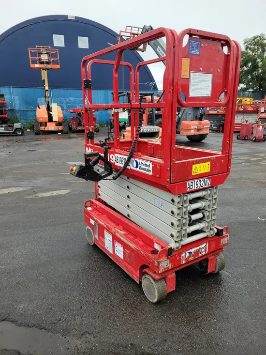 2018 MEC MICRO 19 Scissor Lift