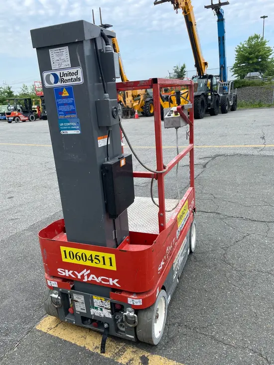2017 Skyjack SJ16 Self-Propelled One-Person Lift