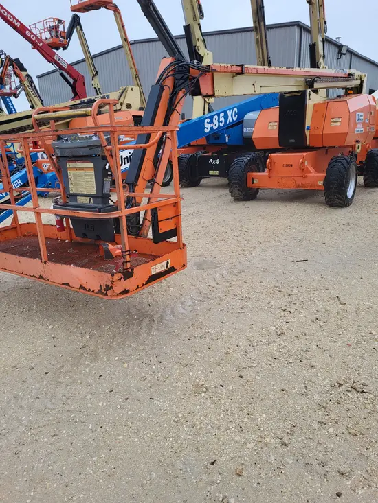 2018 JLG 800AJ Articulating Boom Lift