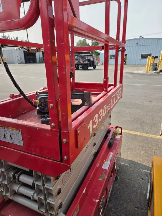 2019 MEC 1330SE Scissor Lift