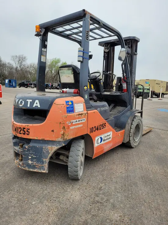 2015 Toyota 8FDU25 Forklift