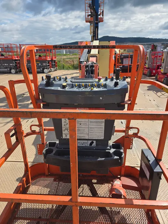 2018 JLG E300AJP Articulating Boom Lift