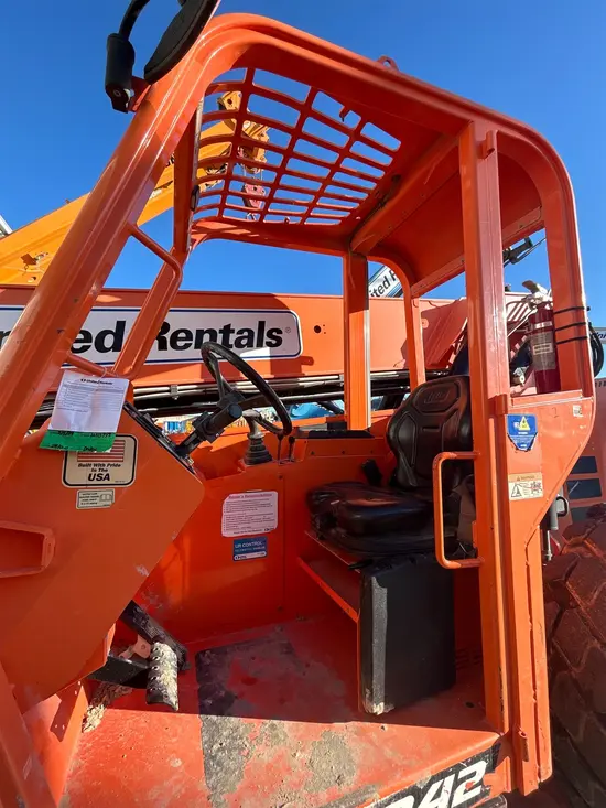 2016 SKYTRAK 6042 Forklift