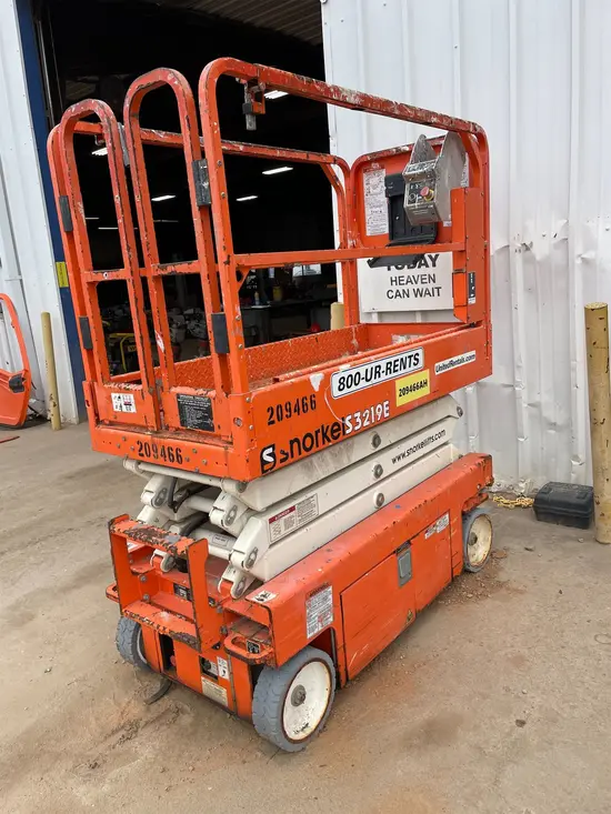 2018 Snorkel S3219E Scissor Lift