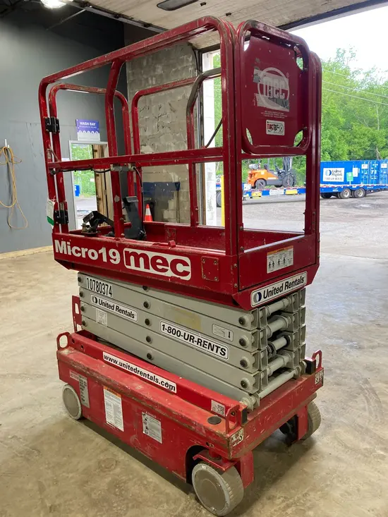 2018 MEC MICRO 19 Scissor Lift