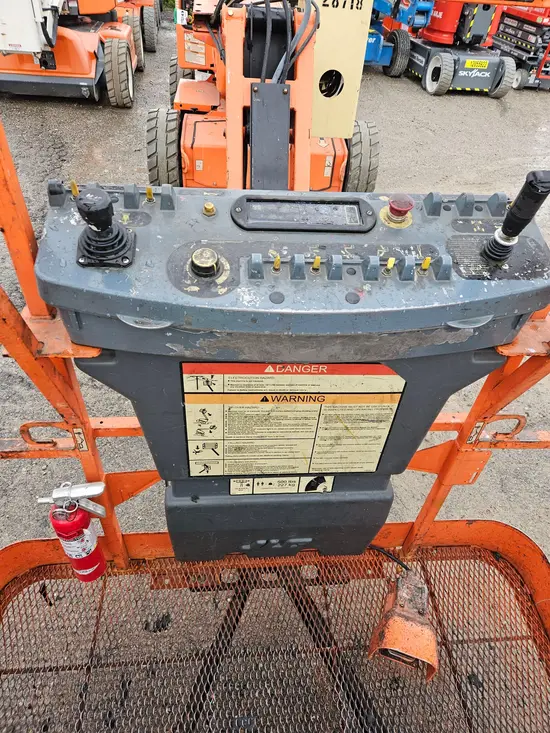 2016 JLG E450AJ Articulating Boom Lift