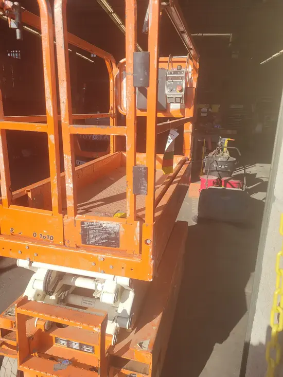 2018 Snorkel S3219E Scissor Lift