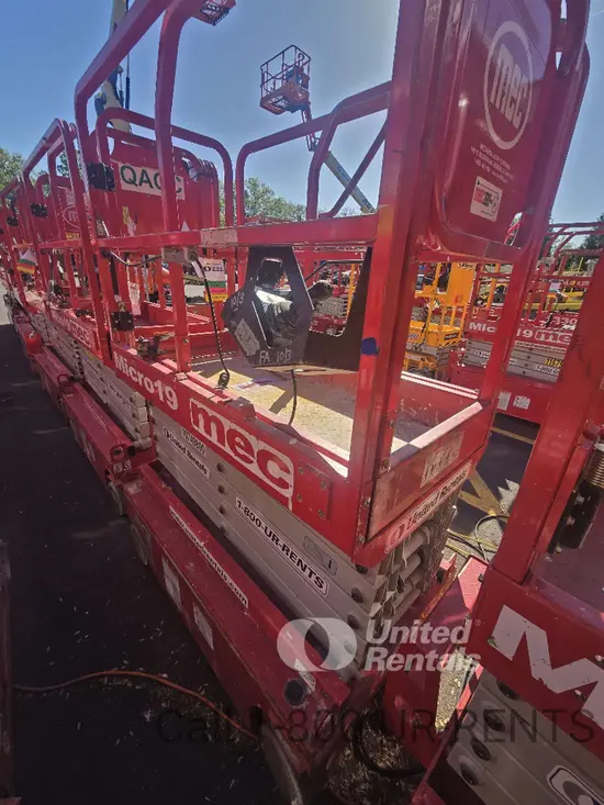 2018 MEC MICRO 19 Scissor Lift