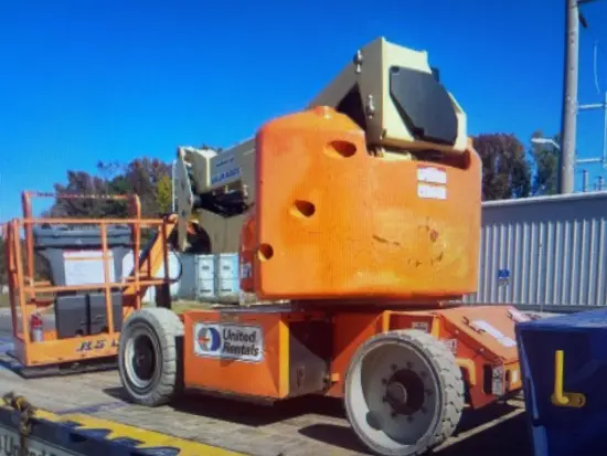 2016 JLG E400AJPN Articulating Boom Lift