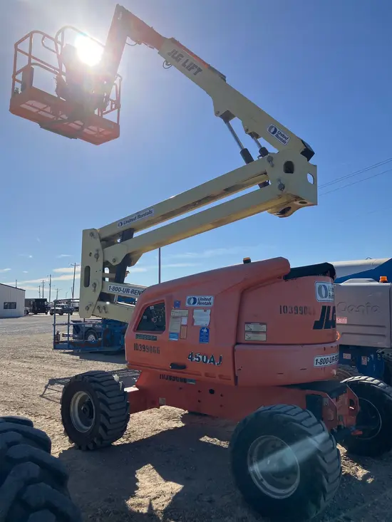 2015 JLG 450AJ Articulating Boom Lift