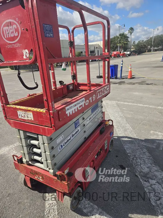 2020 MEC MICRO 19 Scissor Lift