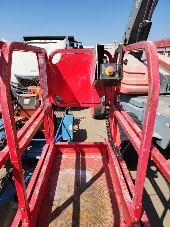 2018 MEC MICRO 19 Scissor Lift