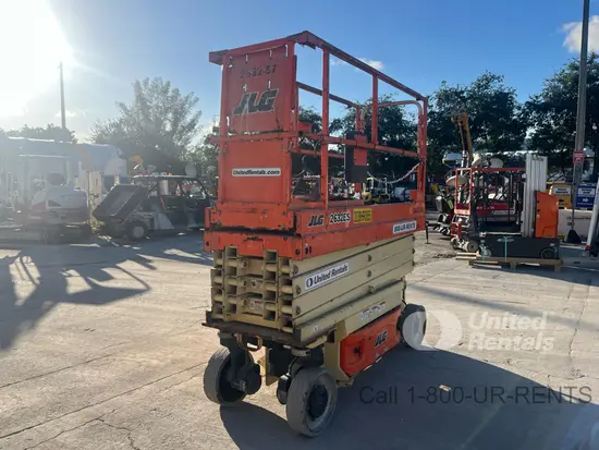 2017 JLG 2632ES Scissor Lift