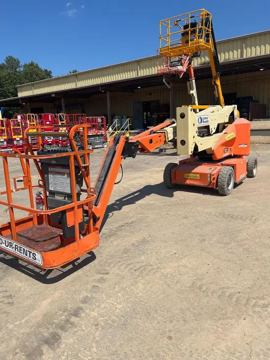 2017 JLG E400AJPN Articulating Boom Lift