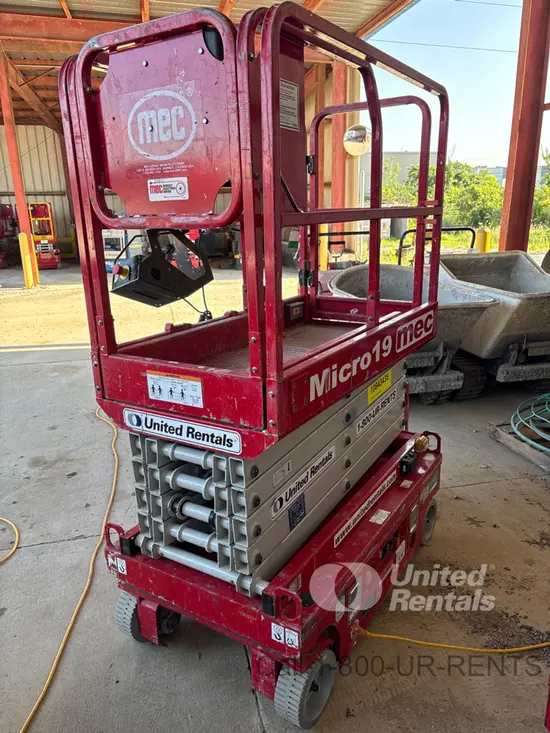 2018 MEC MICRO 19 Scissor Lift