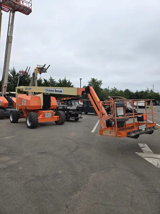 2014 JLG 800AJ Articulating Boom Lift