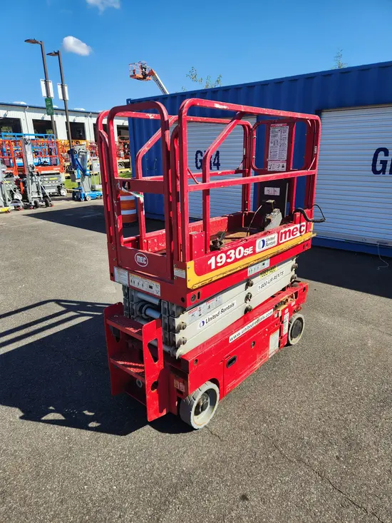 2018 MEC 1930SE Scissor Lift