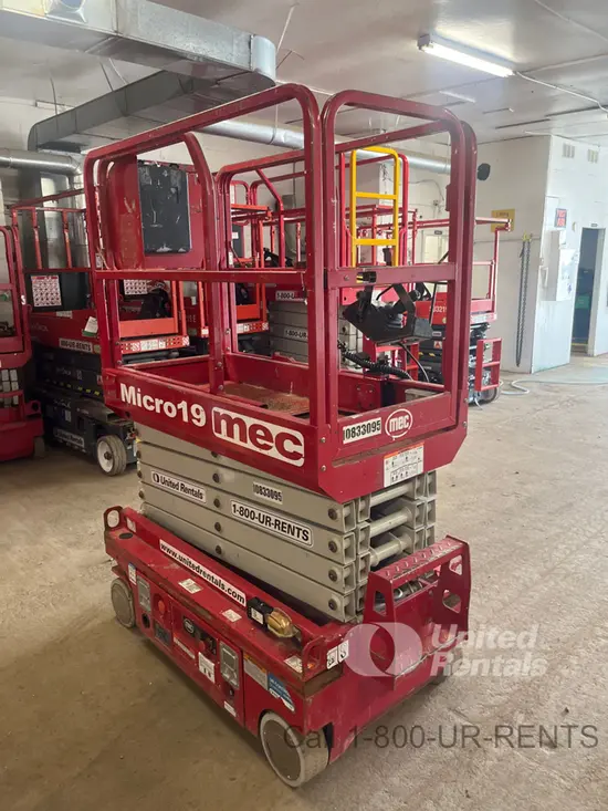 2018 MEC MICRO 19 Scissor Lift