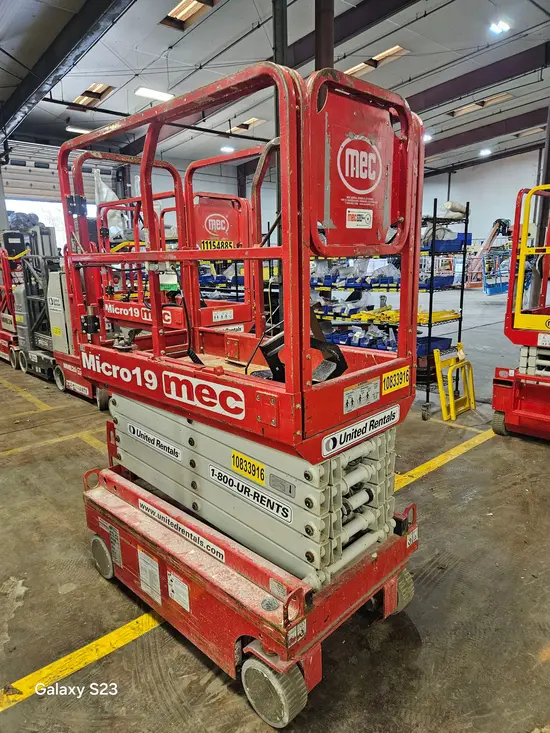 2018 MEC MICRO 19 Scissor Lift