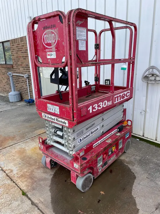 2018 MEC 1330SE Scissor Lift