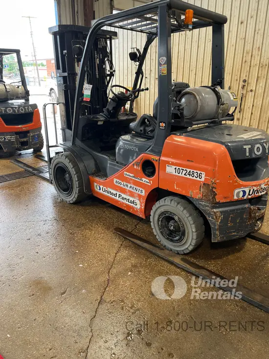 2018 Toyota 8FGU30 Warehouse Forklift