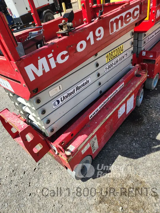 2018 MEC MICRO 19 Scissor Lift