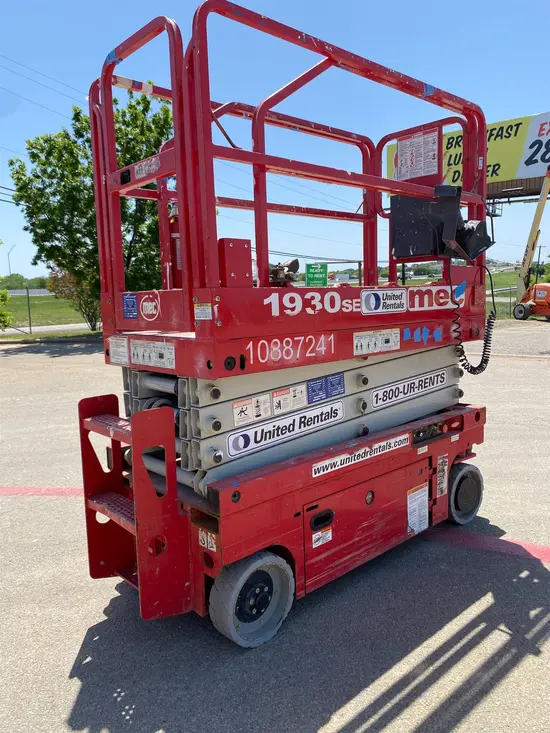 2019 MEC 1930SE Scissor Lift
