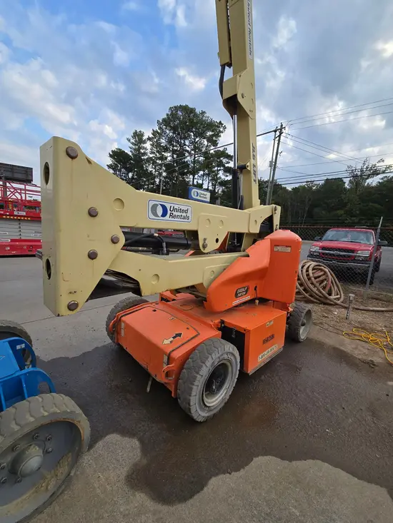 2017 JLG E400AJPN Articulating Boom Lift