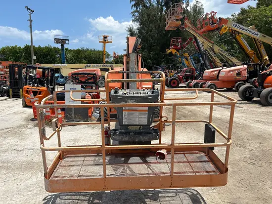 2017 JLG 800AJ Articulating Boom Lift