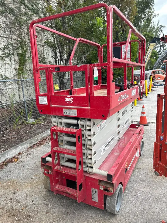 2017 MEC 4046SE Scissor Lift