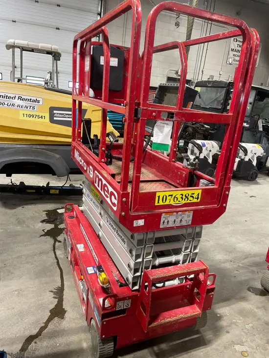 2018 MEC MICRO 19 Scissor Lift