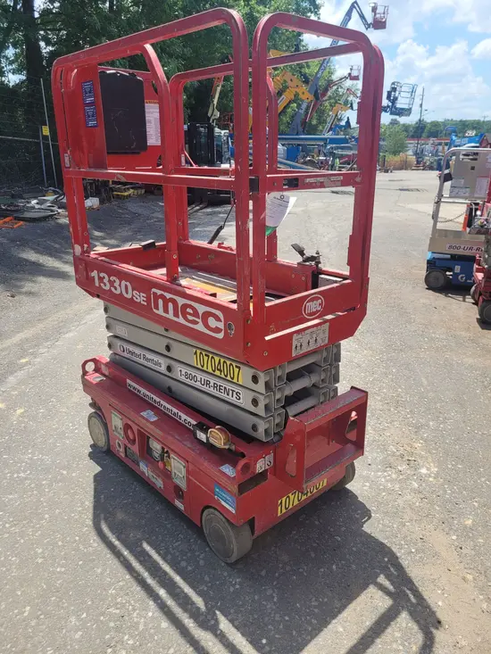 2017 MEC 1330SE Scissor Lift