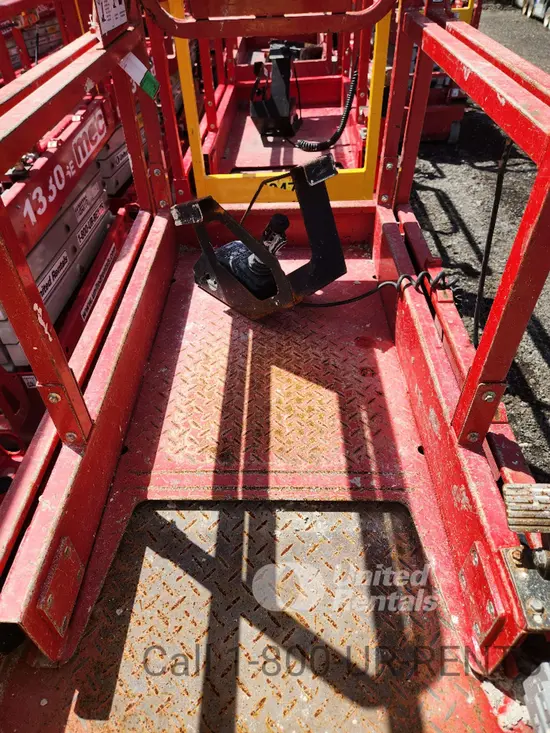 2019 MEC 1330SE Scissor Lift