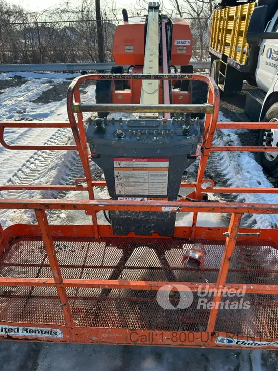 2017 JLG 600S Boom Lift