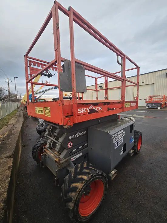 2018 Skyjack SJ6832RT Rough Terrain Scissor Lift