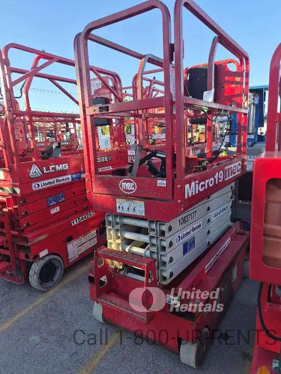 2018 MEC MICRO 19 Scissor Lift