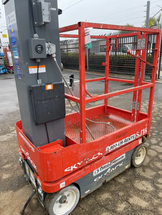 2017 Skyjack SJ16 Self-Propelled One-Person Lift