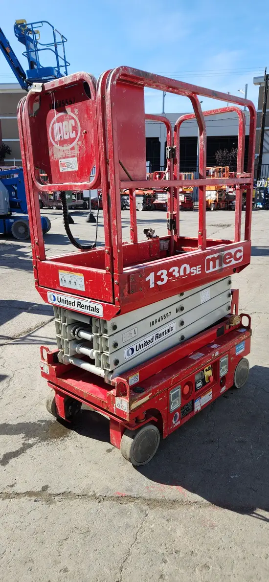 2018 MEC 1330SE Scissor Lift
