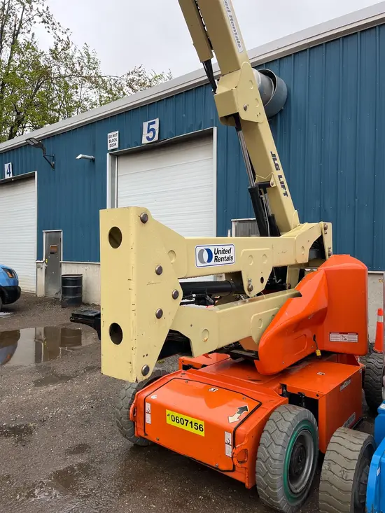 2017 JLG E400AJPN Articulating Boom Lift