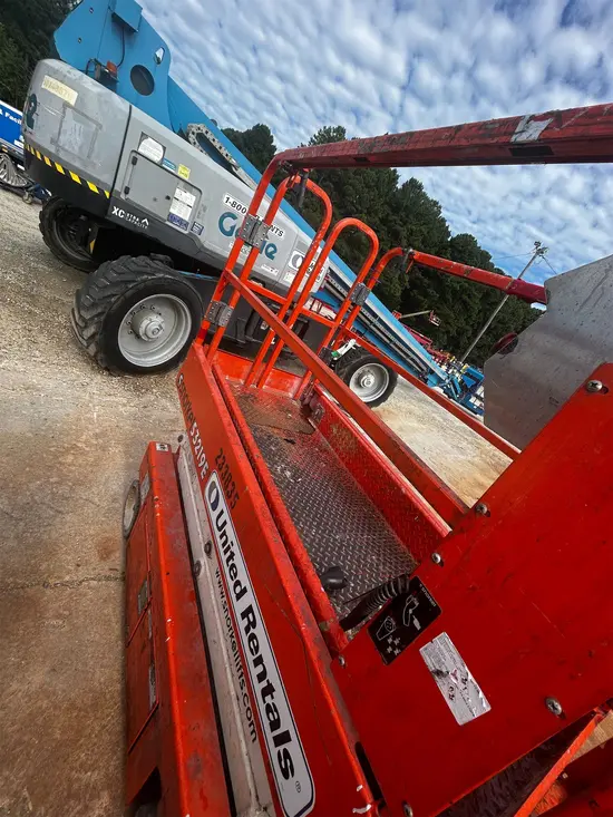 2019 Snorkel S3219E Scissor Lift