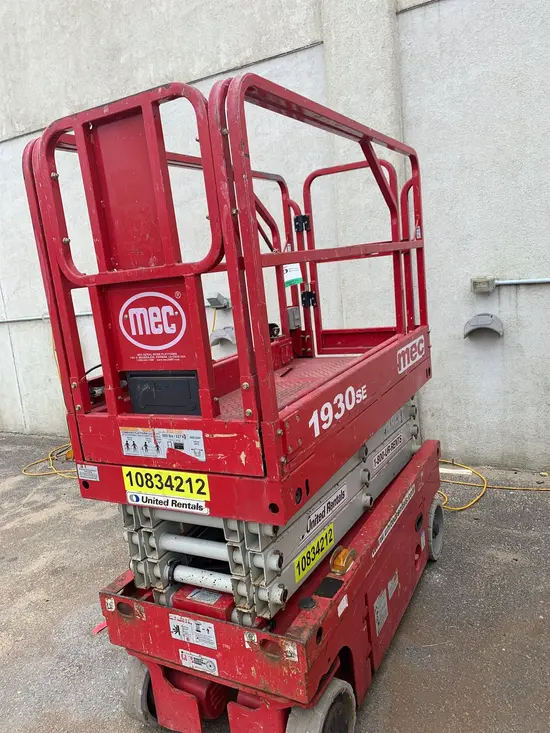 2018 MEC 1930SE Scissor Lift