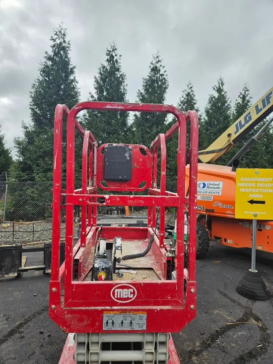 2018 MEC MICRO 19 Scissor Lift